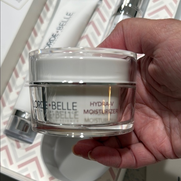 NIB AMAZING Lorde + Belle Skincare Regimen - Picture 5 of 5
